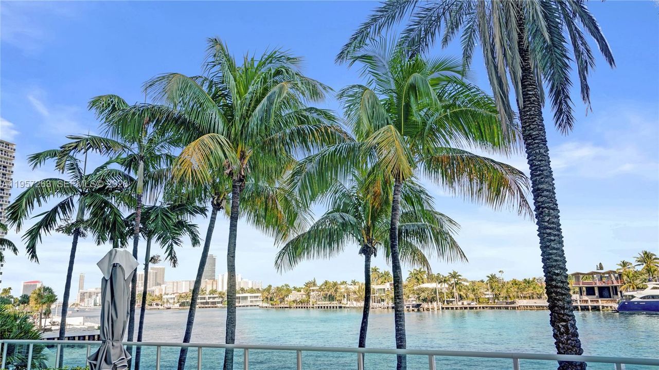 Vendido Recientemente: $1,635,000 (3 camas, 3 baños, 3264 Pies cuadrados)