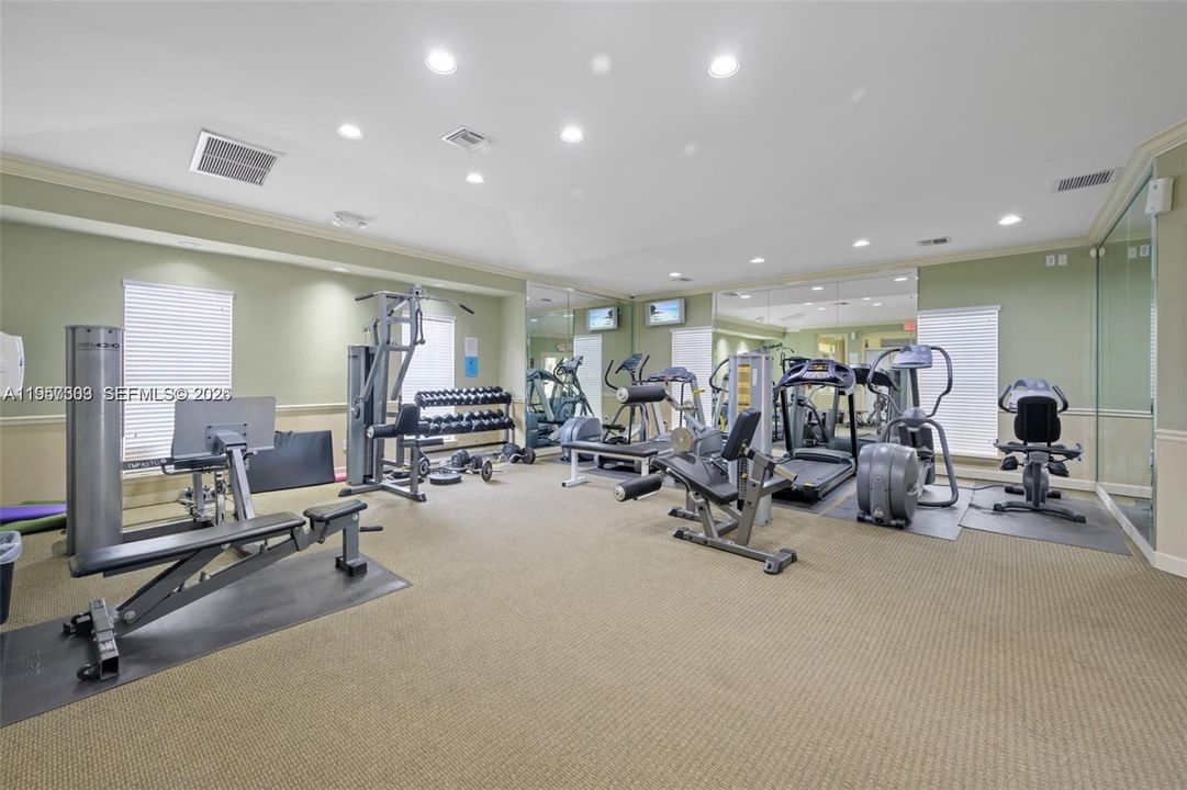 For Sale: $187,000 (1 beds, 1 baths, 950 Square Feet)