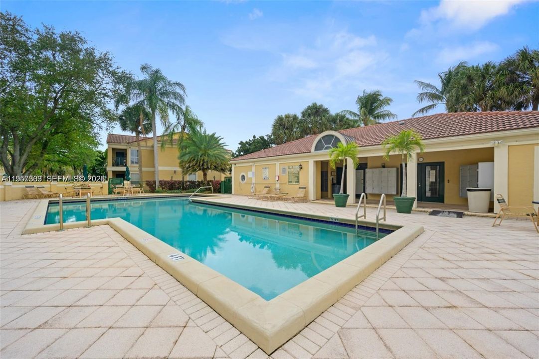 For Sale: $187,000 (1 beds, 1 baths, 950 Square Feet)