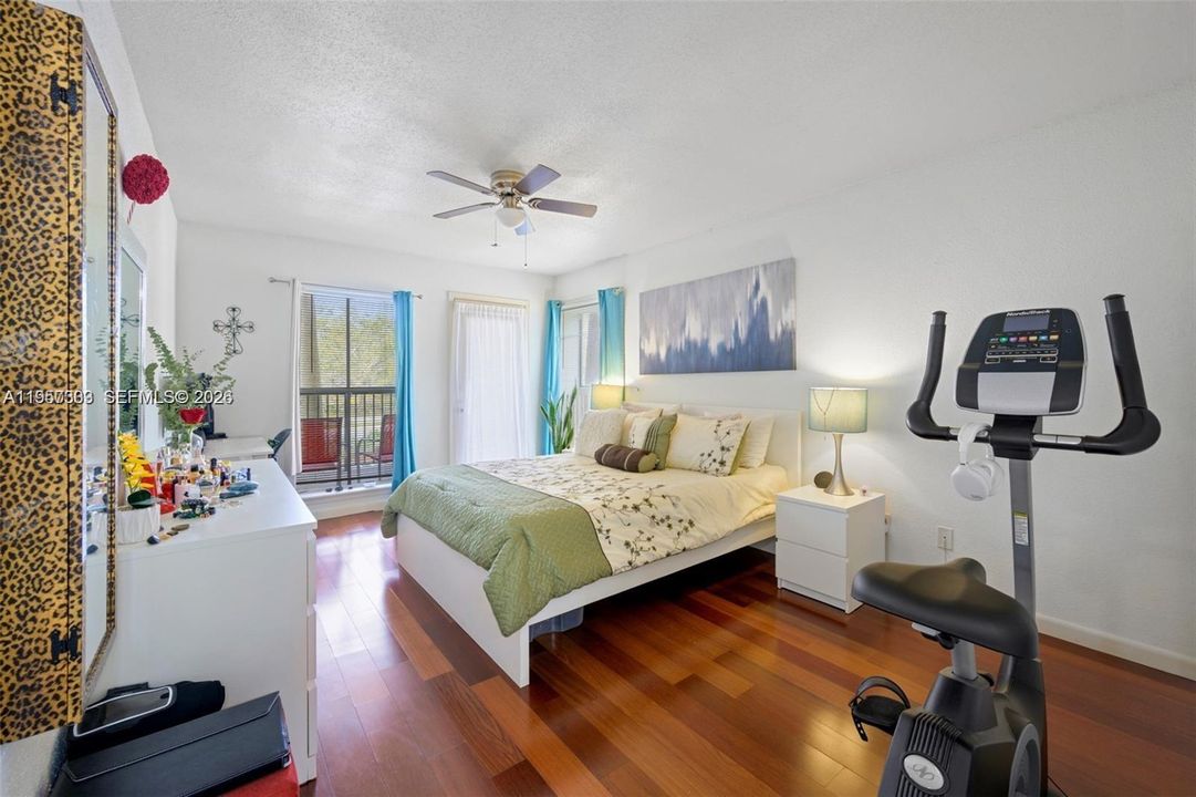 For Sale: $187,000 (1 beds, 1 baths, 950 Square Feet)