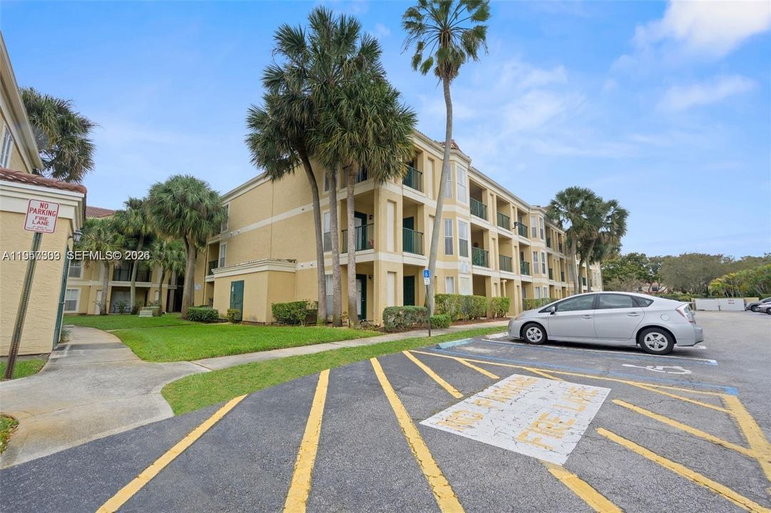 For Sale: $187,000 (1 beds, 1 baths, 950 Square Feet)