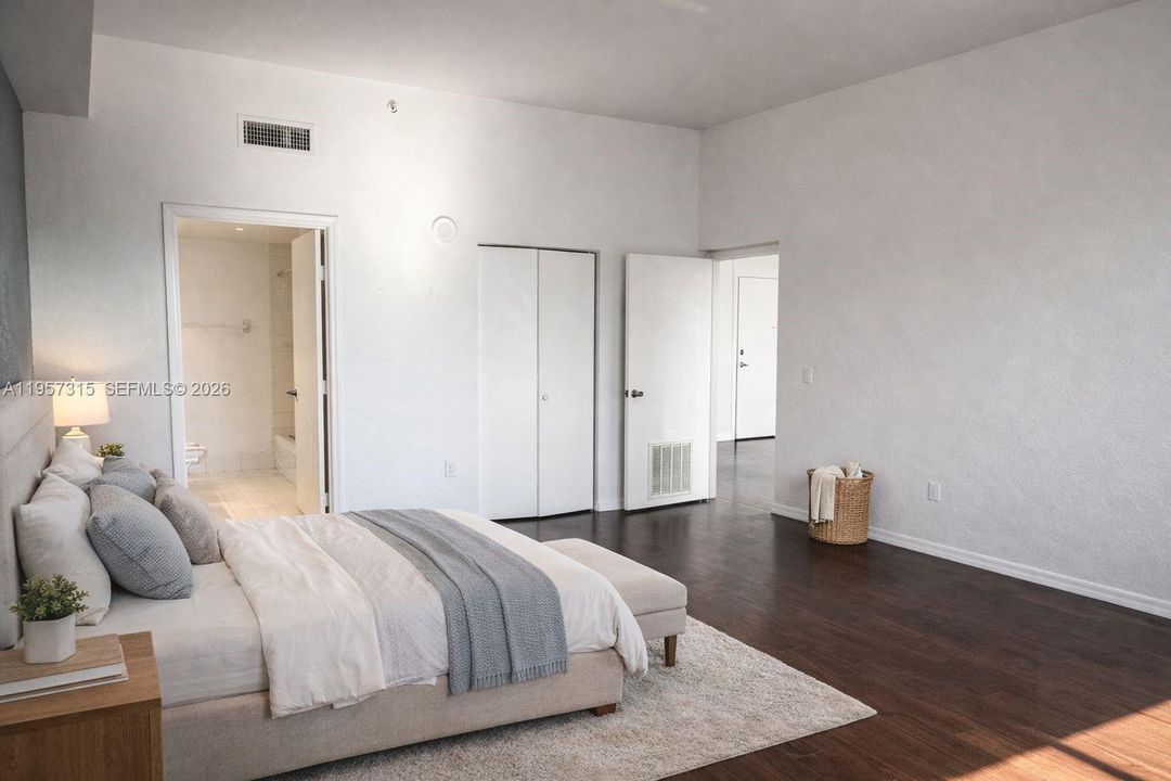 待售: $300,000 (2 贝兹, 2 浴室, 984 平方英尺)