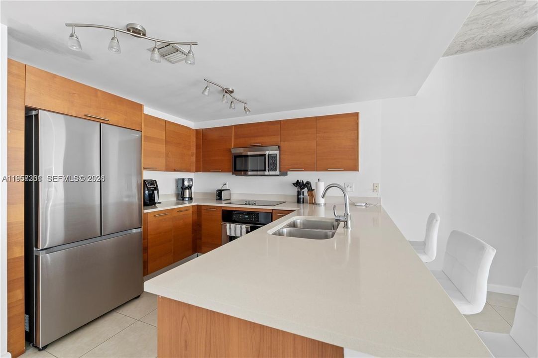 For Sale: $619,000 (2 beds, 2 baths, 1215 Square Feet)