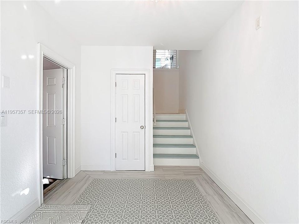 For Sale: $1,900,000 (3 beds, 2 baths, 2005 Square Feet)