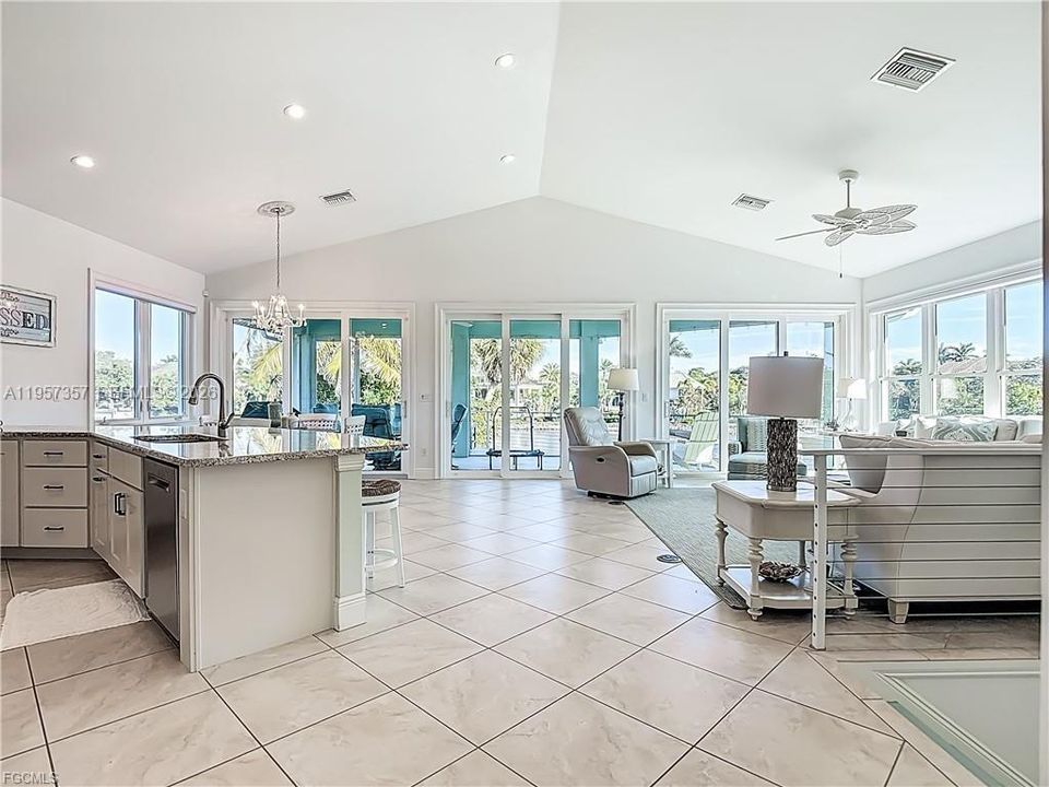 For Sale: $1,900,000 (3 beds, 2 baths, 2005 Square Feet)