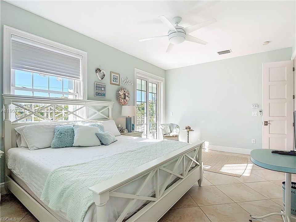 For Sale: $1,900,000 (3 beds, 2 baths, 2005 Square Feet)