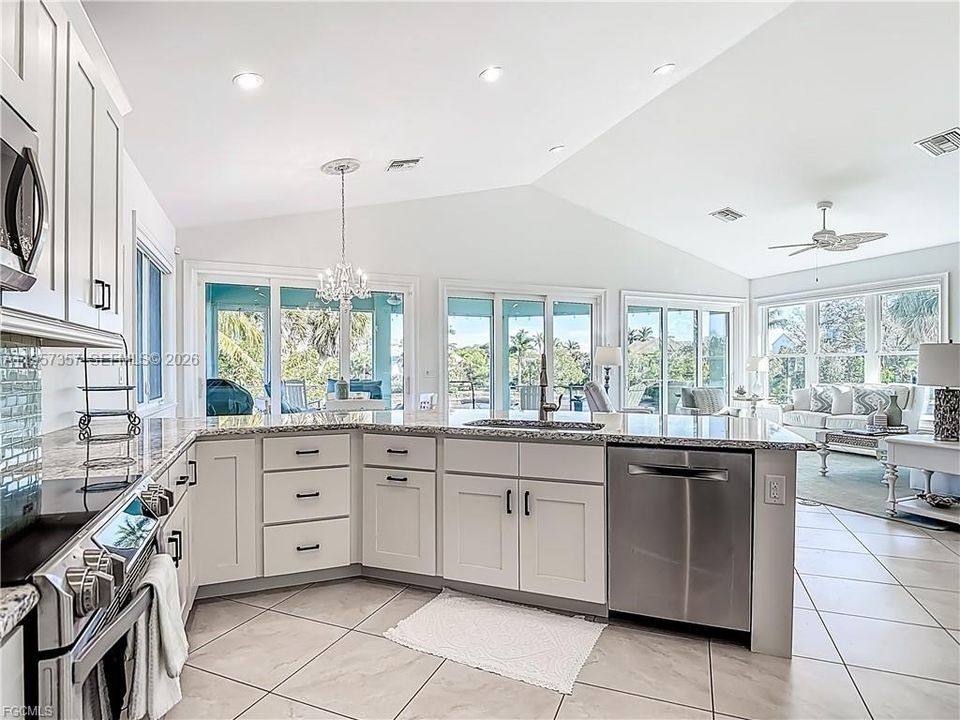 For Sale: $1,900,000 (3 beds, 2 baths, 2005 Square Feet)