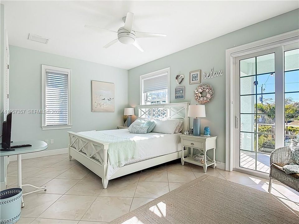 For Sale: $1,900,000 (3 beds, 2 baths, 2005 Square Feet)
