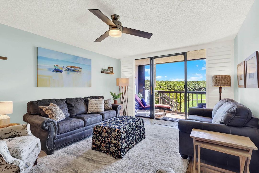 015_-_Living_Area_3
