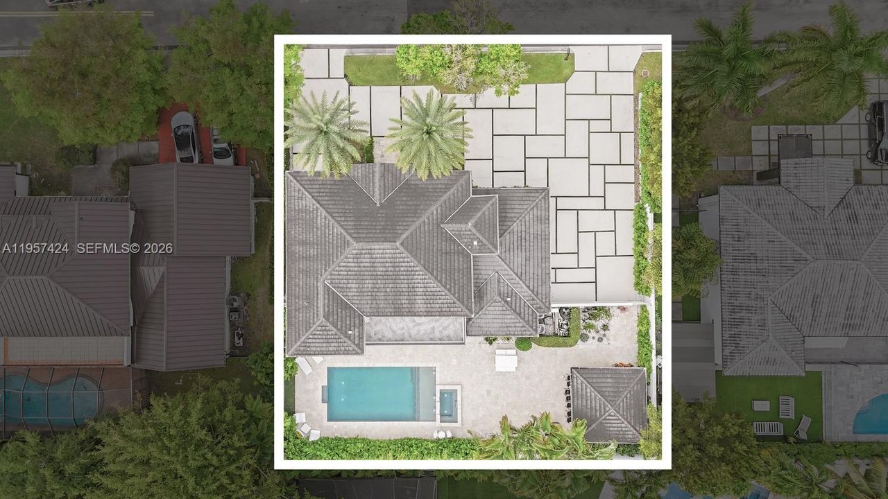 Vendido Recientemente: $2,900,000 (4 camas, 3 baños, 2913 Pies cuadrados)