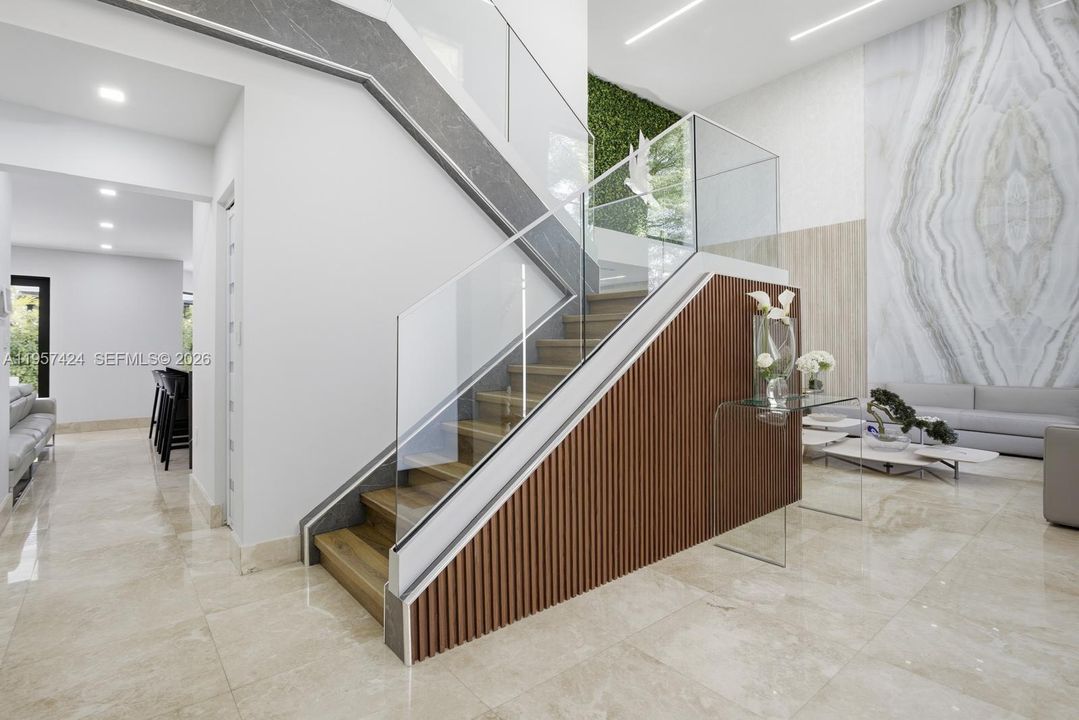 Vendido Recientemente: $2,900,000 (4 camas, 3 baños, 2913 Pies cuadrados)
