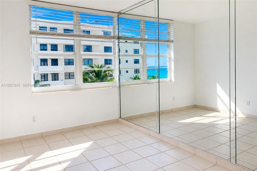 For Sale: $325,000 (1 beds, 1 baths, 545 Square Feet)