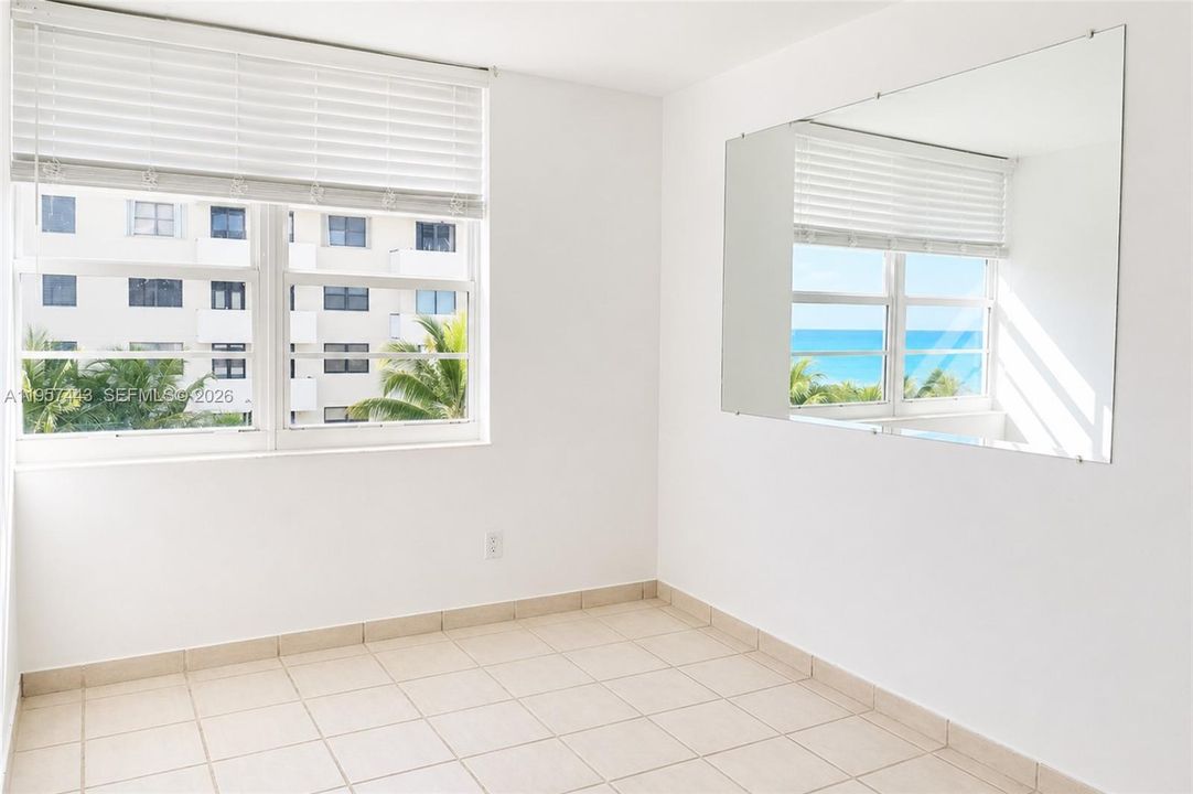 For Sale: $325,000 (1 beds, 1 baths, 545 Square Feet)