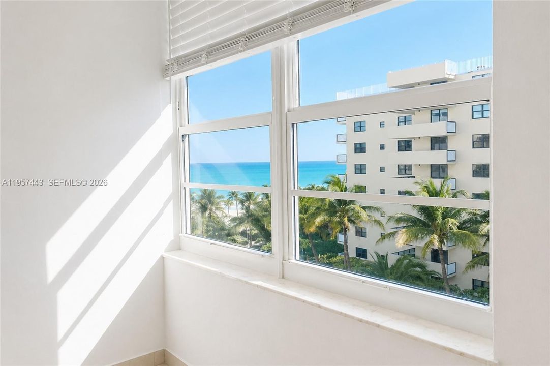 For Sale: $325,000 (1 beds, 1 baths, 545 Square Feet)