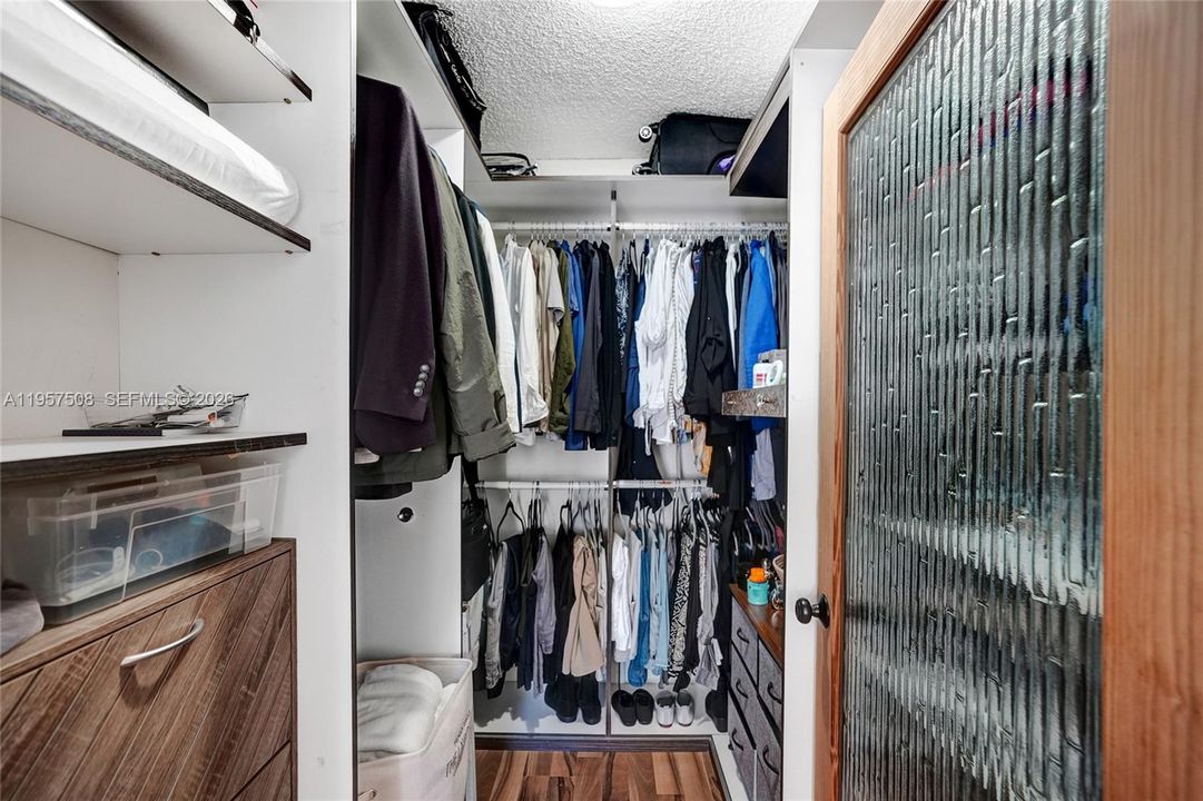 На продажу: $164,000 (1 спален, 1 ванн, 730 Квадратных фут)