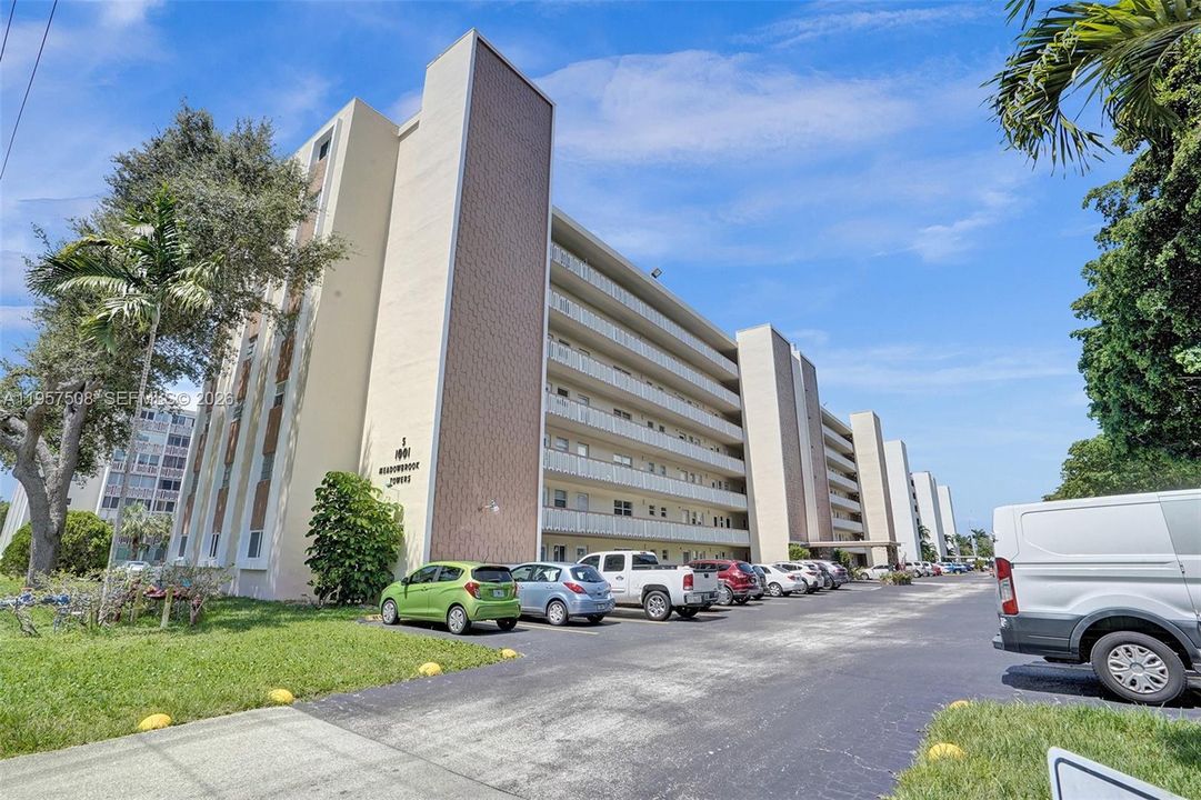 На продажу: $164,000 (1 спален, 1 ванн, 730 Квадратных фут)