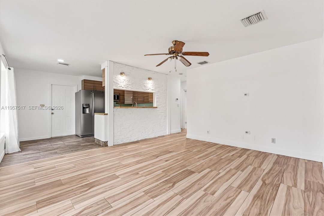 En Venta: $395,000 (3 camas, 2 baños, 914 Pies cuadrados)