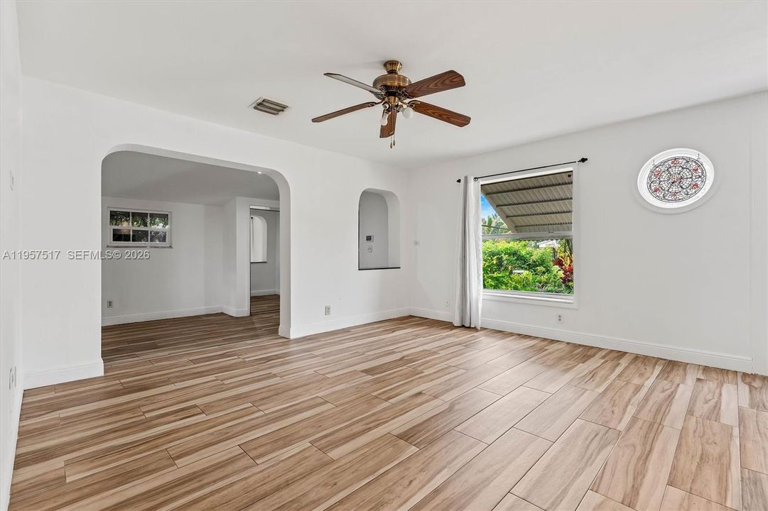 En Venta: $395,000 (3 camas, 2 baños, 914 Pies cuadrados)