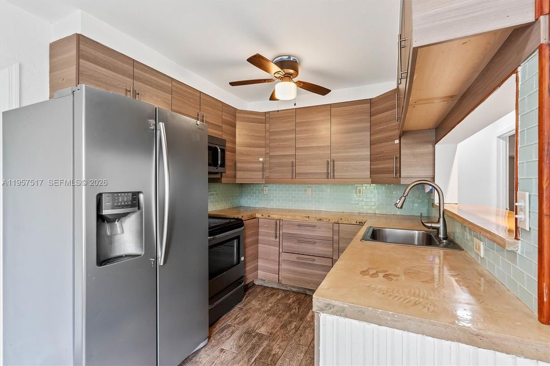 En Venta: $395,000 (3 camas, 2 baños, 914 Pies cuadrados)