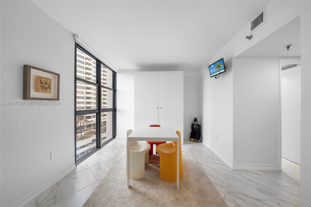 Activo con contrato: $949,000 (2 camas, 2 baños, 1190 Pies cuadrados)
