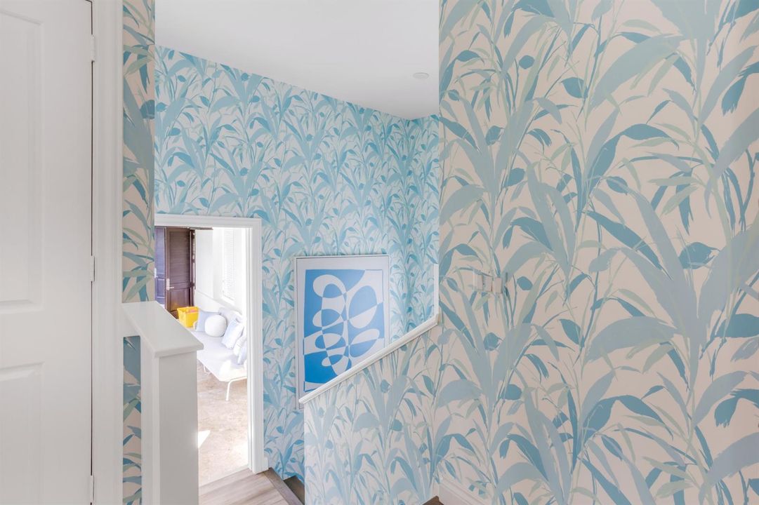 mls_STAIRCASE_HORIZONTAL_EB