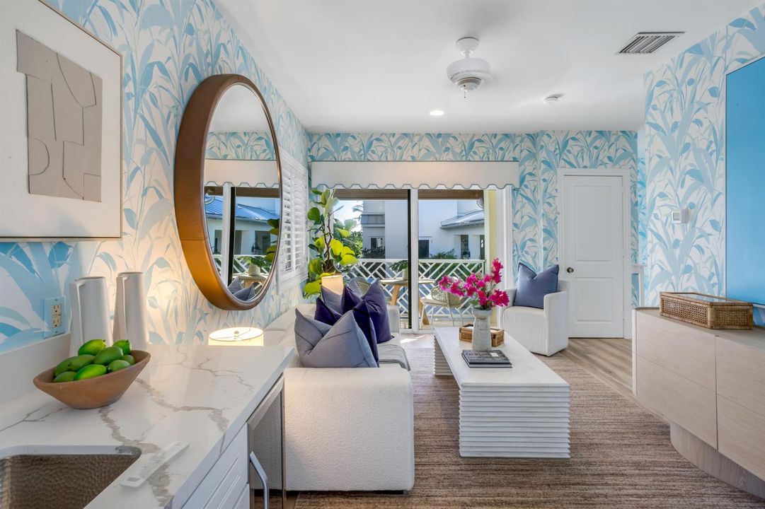 mls_CLUBROOM_STRAIGHT_EB