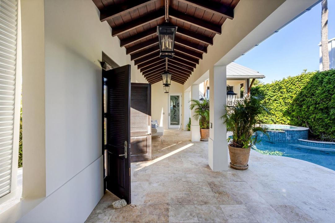 mls_LOGGIA_STRAIGHT_EB