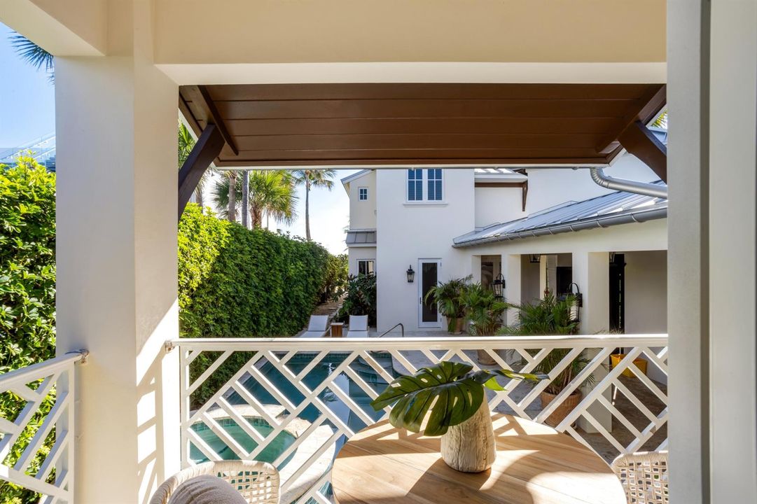 mls_BALCONY_STRAIGHT_EB