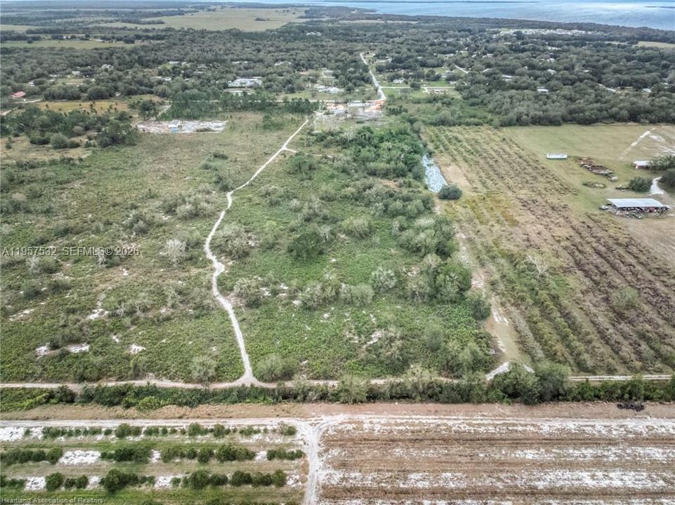 待售: $100,000 (5.12 acres)