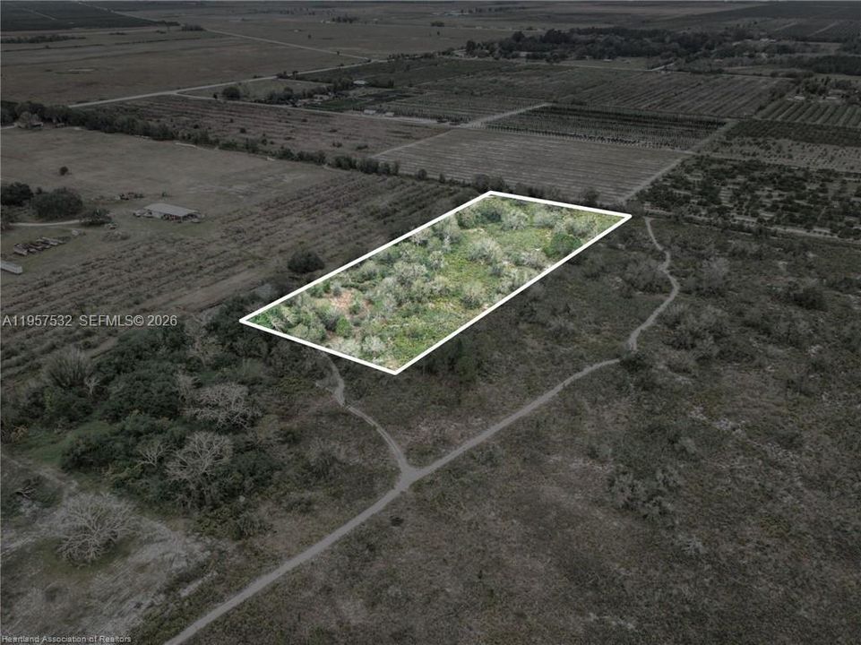 待售: $100,000 (5.12 acres)