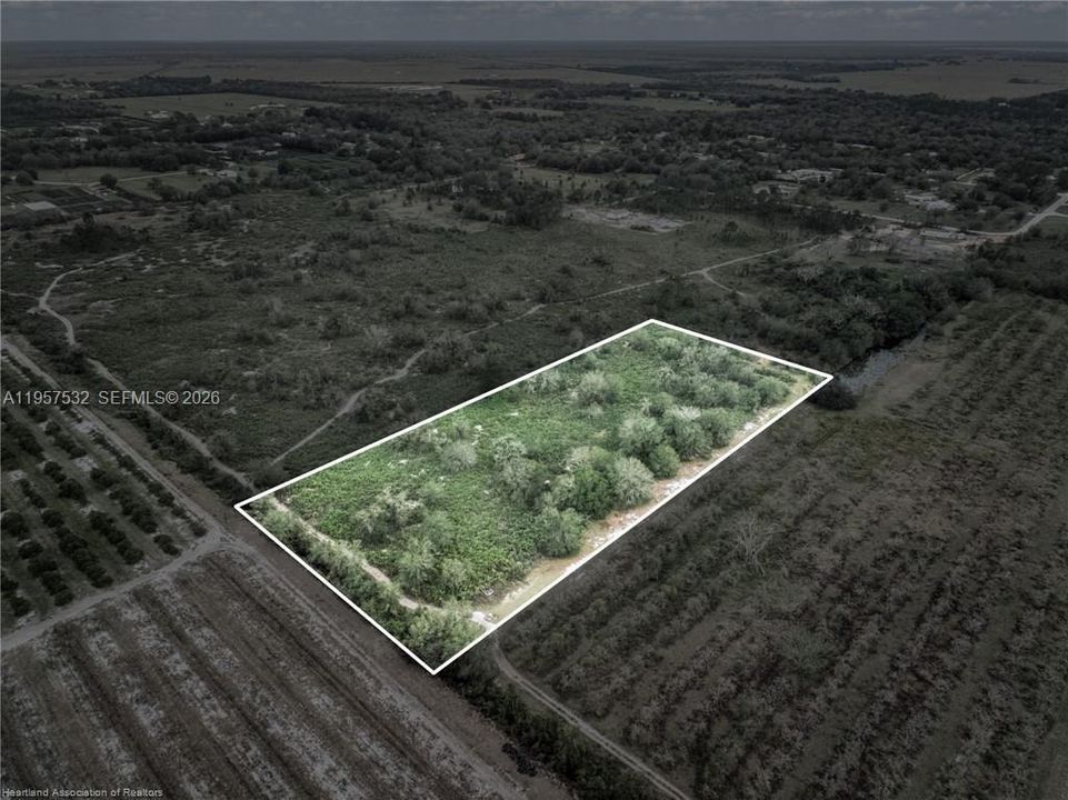 待售: $100,000 (5.12 acres)