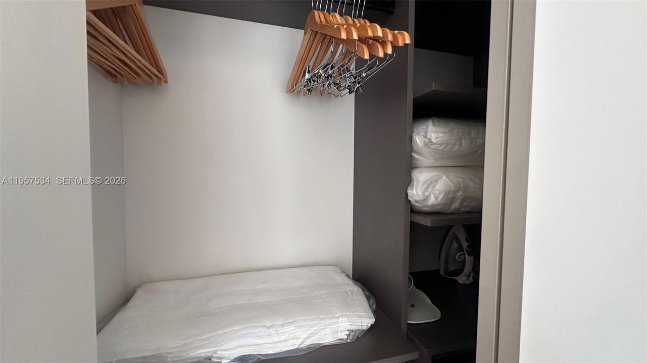 Vendido Recientemente: $434,500 (0 camas, 1 baños, 350 Pies cuadrados)