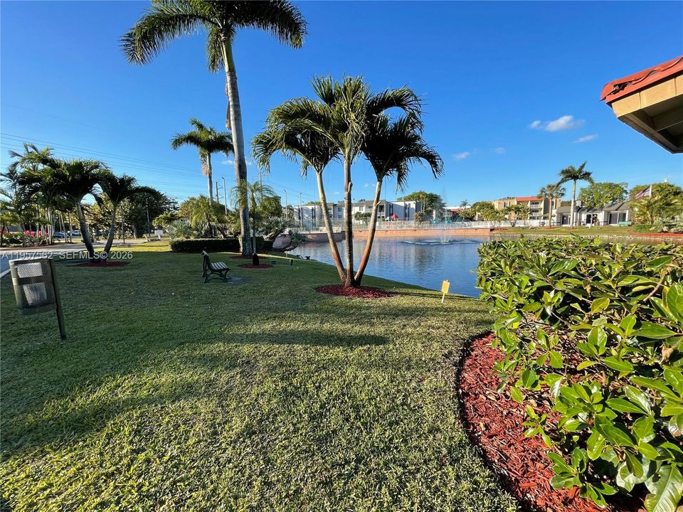 For Sale: $275,000 (1 beds, 1 baths, 810 Square Feet)