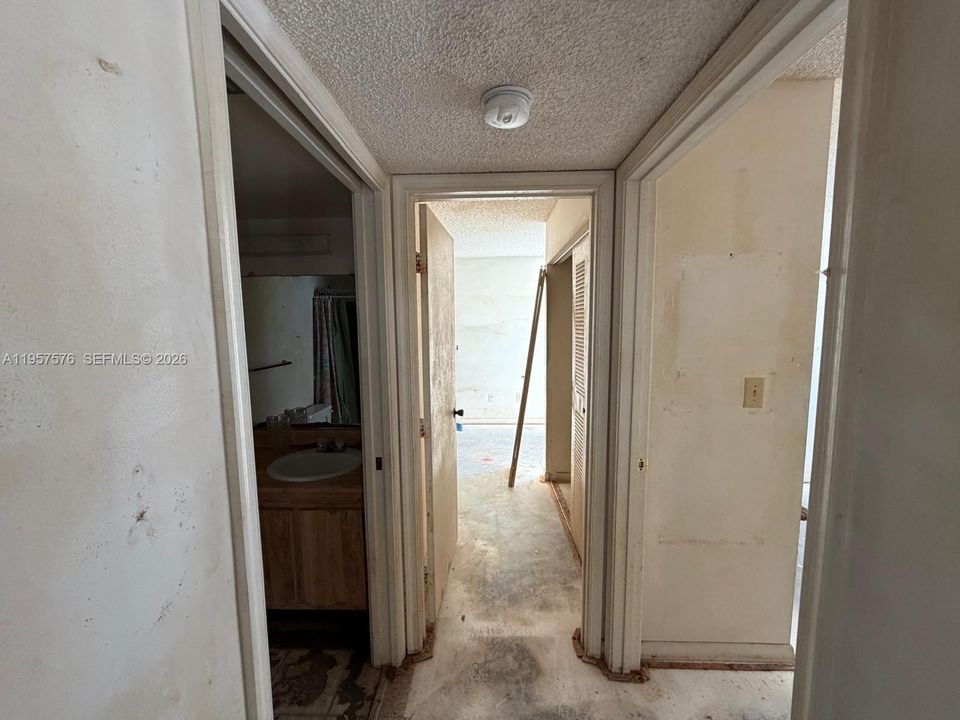 Activo con contrato: $160,000 (2 camas, 2 baños, 816 Pies cuadrados)