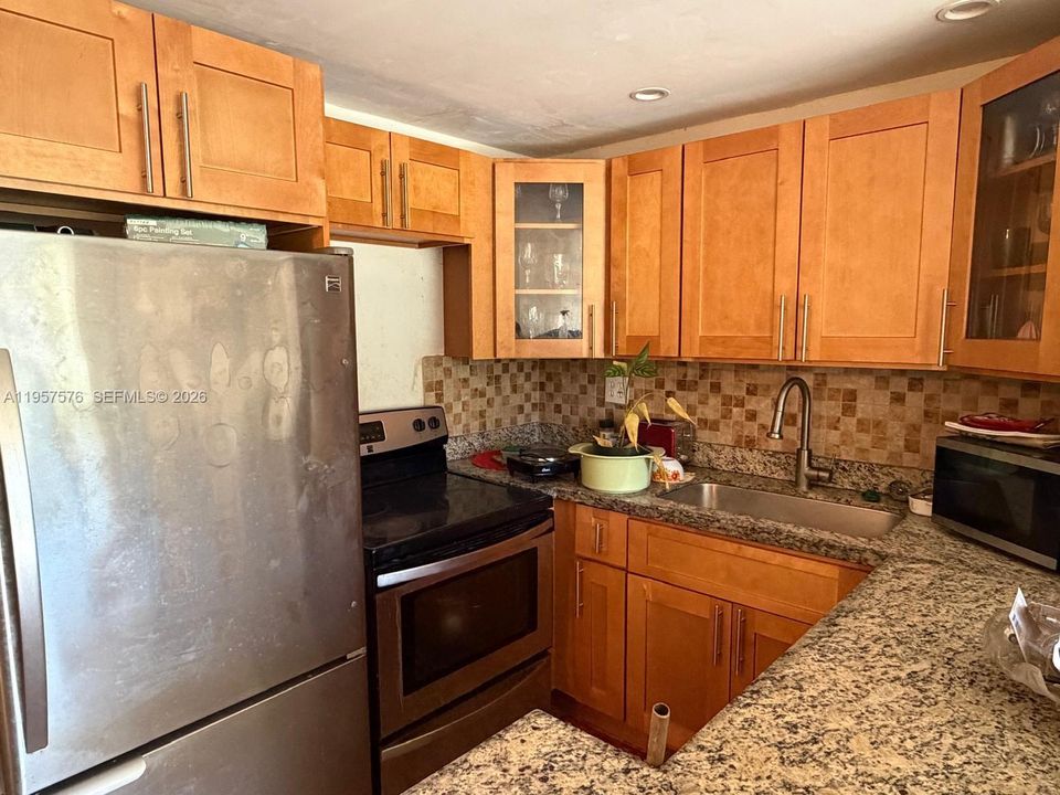 Activo con contrato: $160,000 (2 camas, 2 baños, 816 Pies cuadrados)