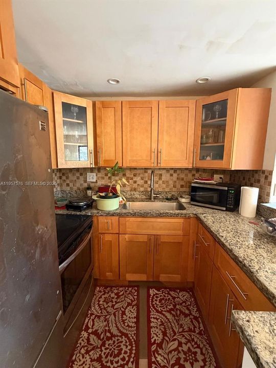 Activo con contrato: $160,000 (2 camas, 2 baños, 816 Pies cuadrados)