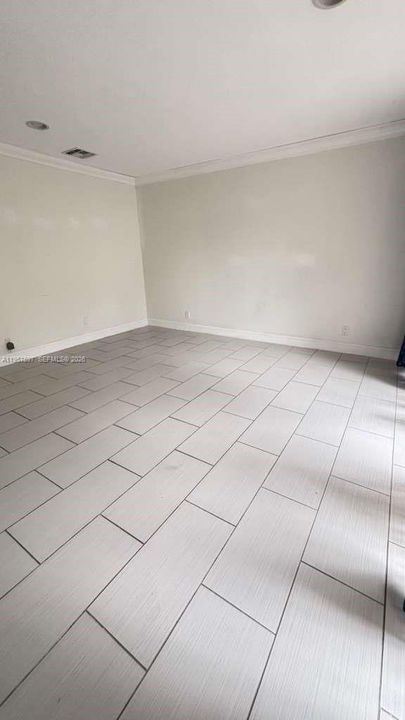 Activo con contrato: $190,000 (3 camas, 2 baños, 1690 Pies cuadrados)