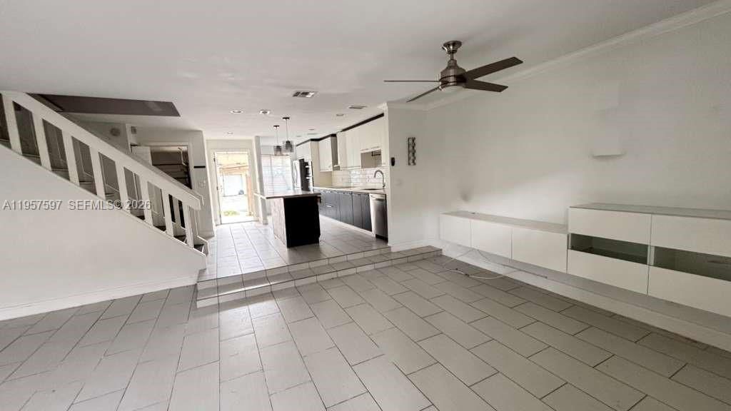 Activo con contrato: $190,000 (3 camas, 2 baños, 1690 Pies cuadrados)