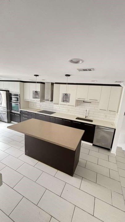 Activo con contrato: $190,000 (3 camas, 2 baños, 1690 Pies cuadrados)