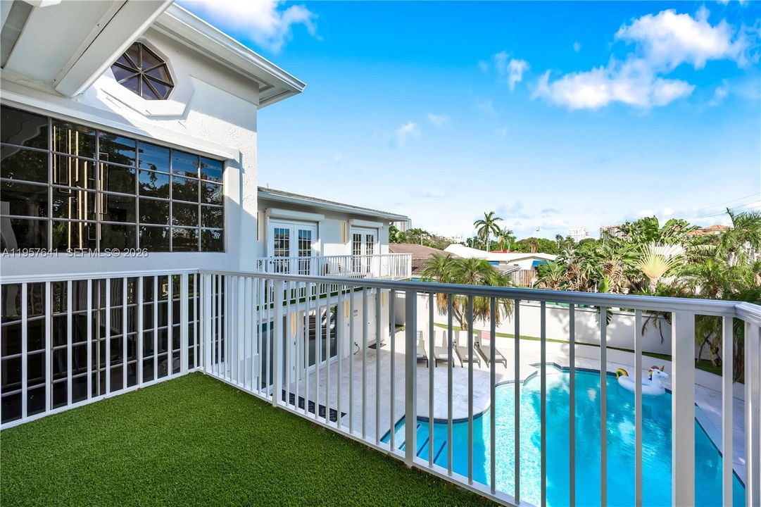 En Venta: $1,690,000 (6 camas, 4 baños, 4865 Pies cuadrados)