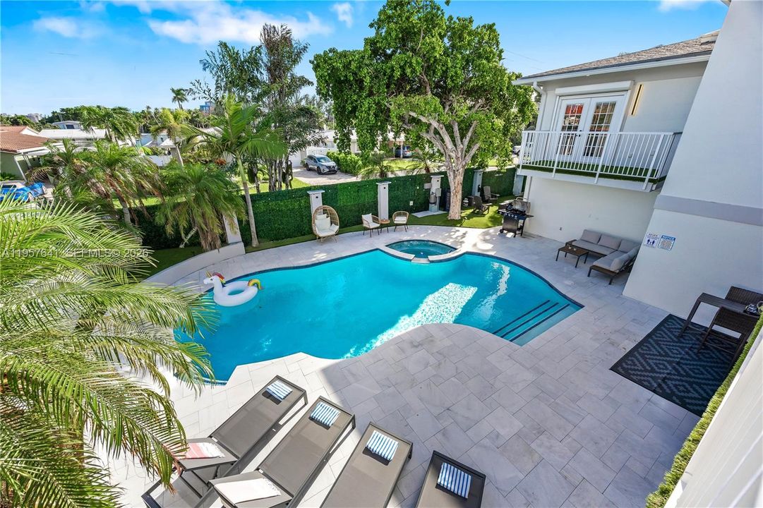 En Venta: $1,690,000 (6 camas, 4 baños, 4865 Pies cuadrados)