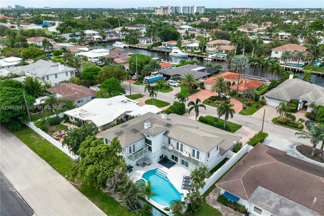 En Venta: $1,690,000 (6 camas, 4 baños, 4865 Pies cuadrados)