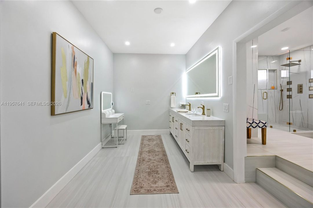 En Venta: $1,690,000 (6 camas, 4 baños, 4865 Pies cuadrados)