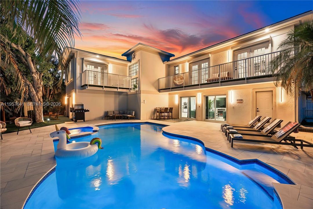 En Venta: $1,690,000 (6 camas, 4 baños, 4865 Pies cuadrados)
