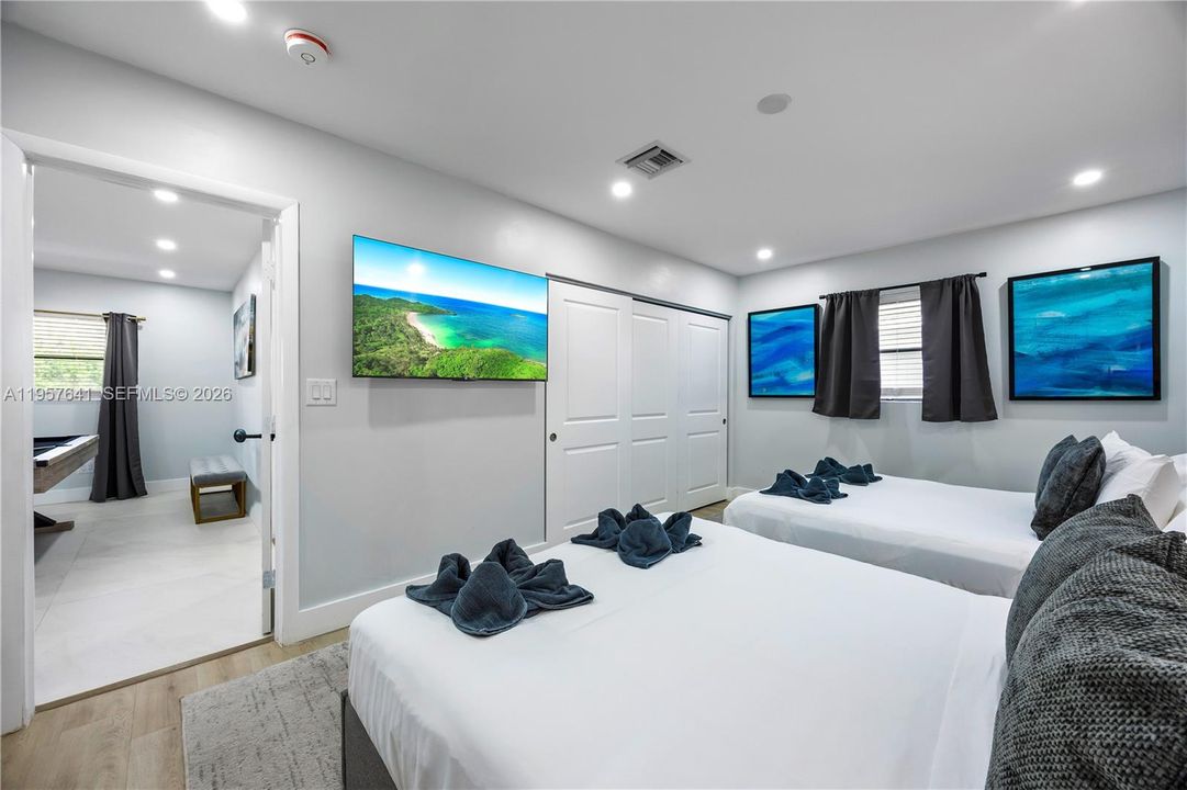 En Venta: $1,690,000 (6 camas, 4 baños, 4865 Pies cuadrados)