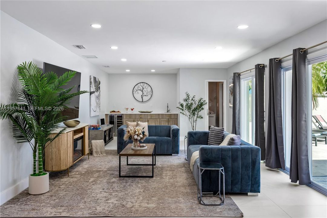 En Venta: $1,690,000 (6 camas, 4 baños, 4865 Pies cuadrados)