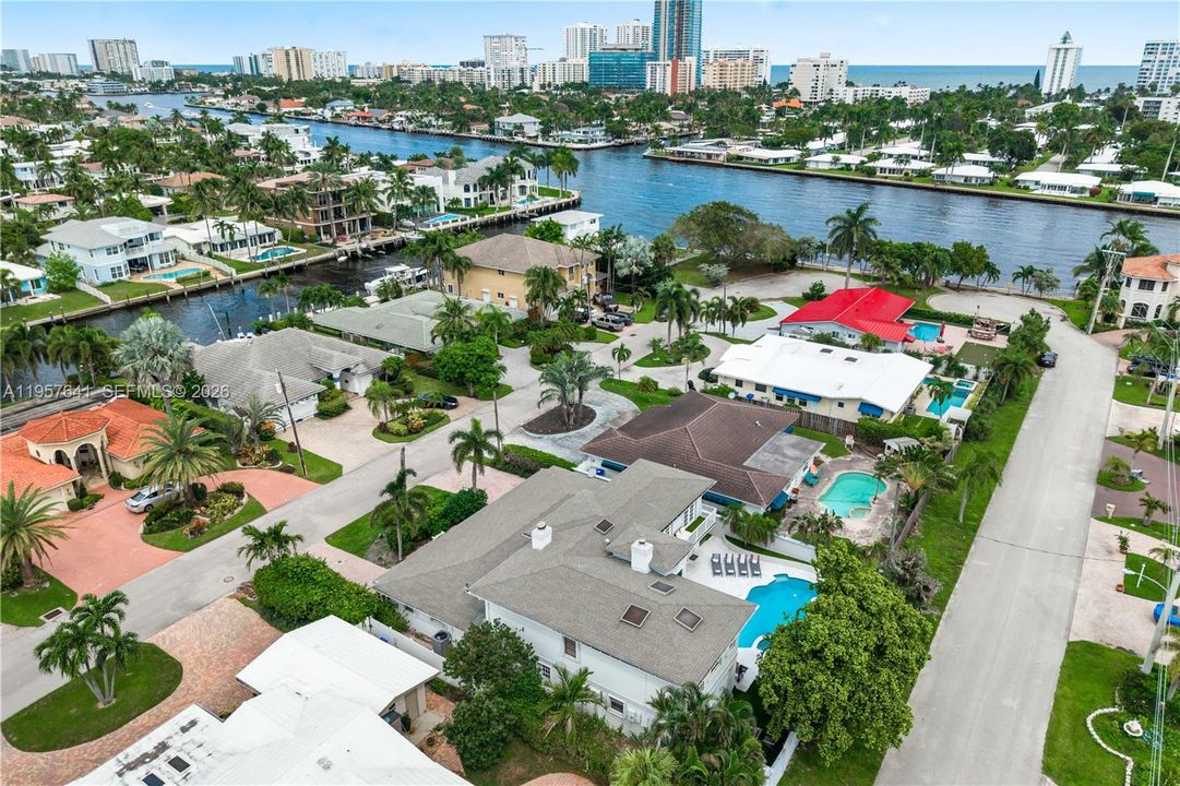 En Venta: $1,690,000 (6 camas, 4 baños, 4865 Pies cuadrados)