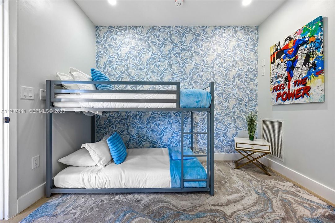 En Venta: $1,690,000 (6 camas, 4 baños, 4865 Pies cuadrados)