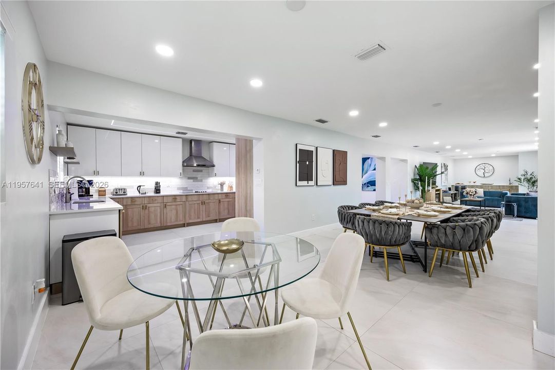 En Venta: $1,690,000 (6 camas, 4 baños, 4865 Pies cuadrados)
