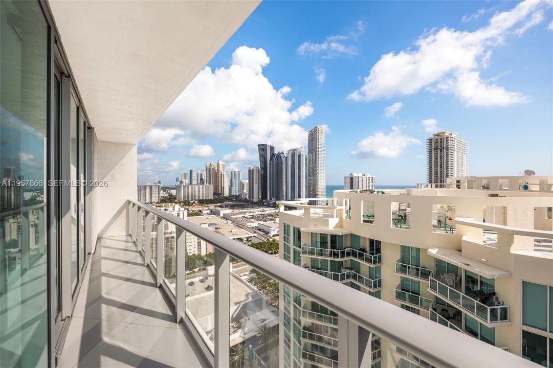 For Sale: $1,899,000 (3 beds, 3 baths, 1892 Square Feet)